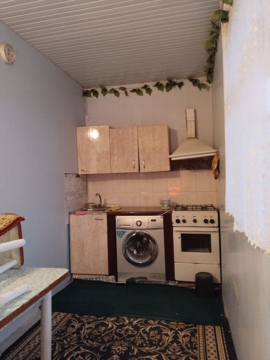 Dom sotiladi Bochkada 1 xona 2 xona qilingan