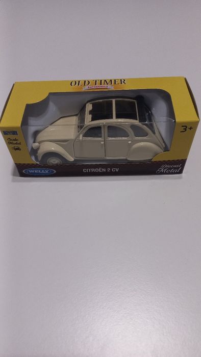 Vând mașinuțe de metal