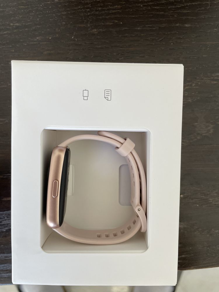 Huawei band 7 чисто нов