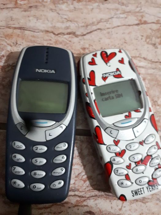 2 Nokia 3310, 150 Ron ambele. Bateria nu tine