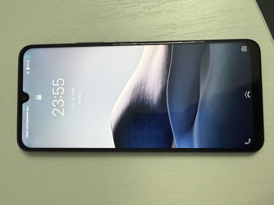 Продам телефон Vivo v21e