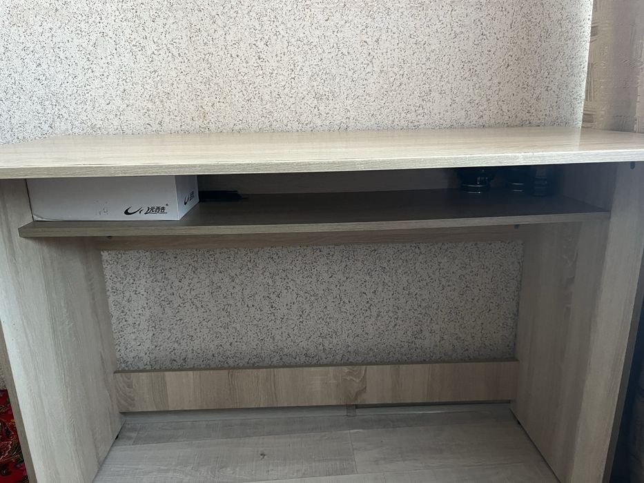 Продам стол удобный можно делать уроки смело