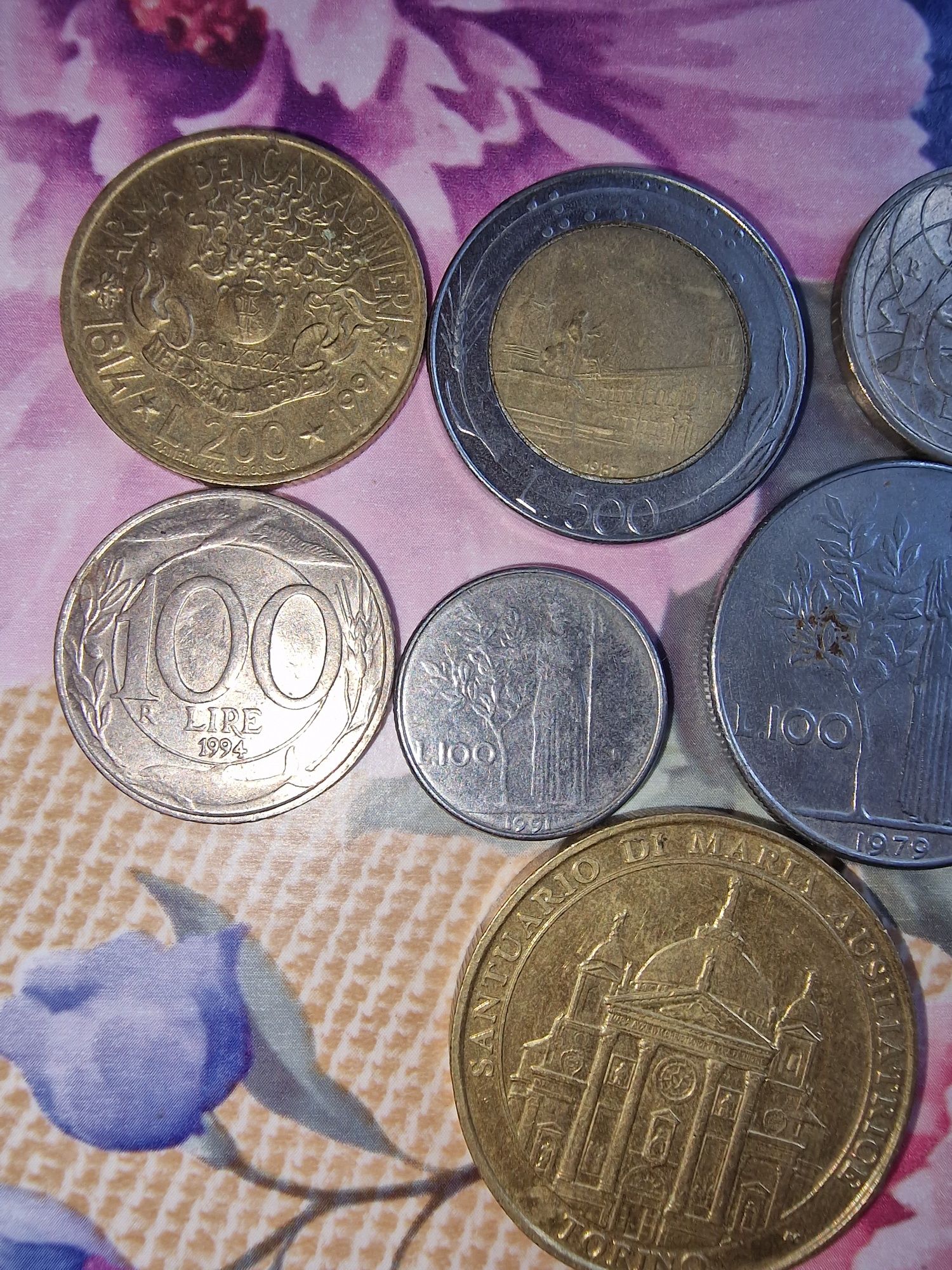 Vând monede din Italia