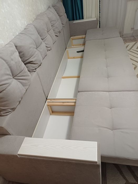 Продается диван в хорошем состоянии