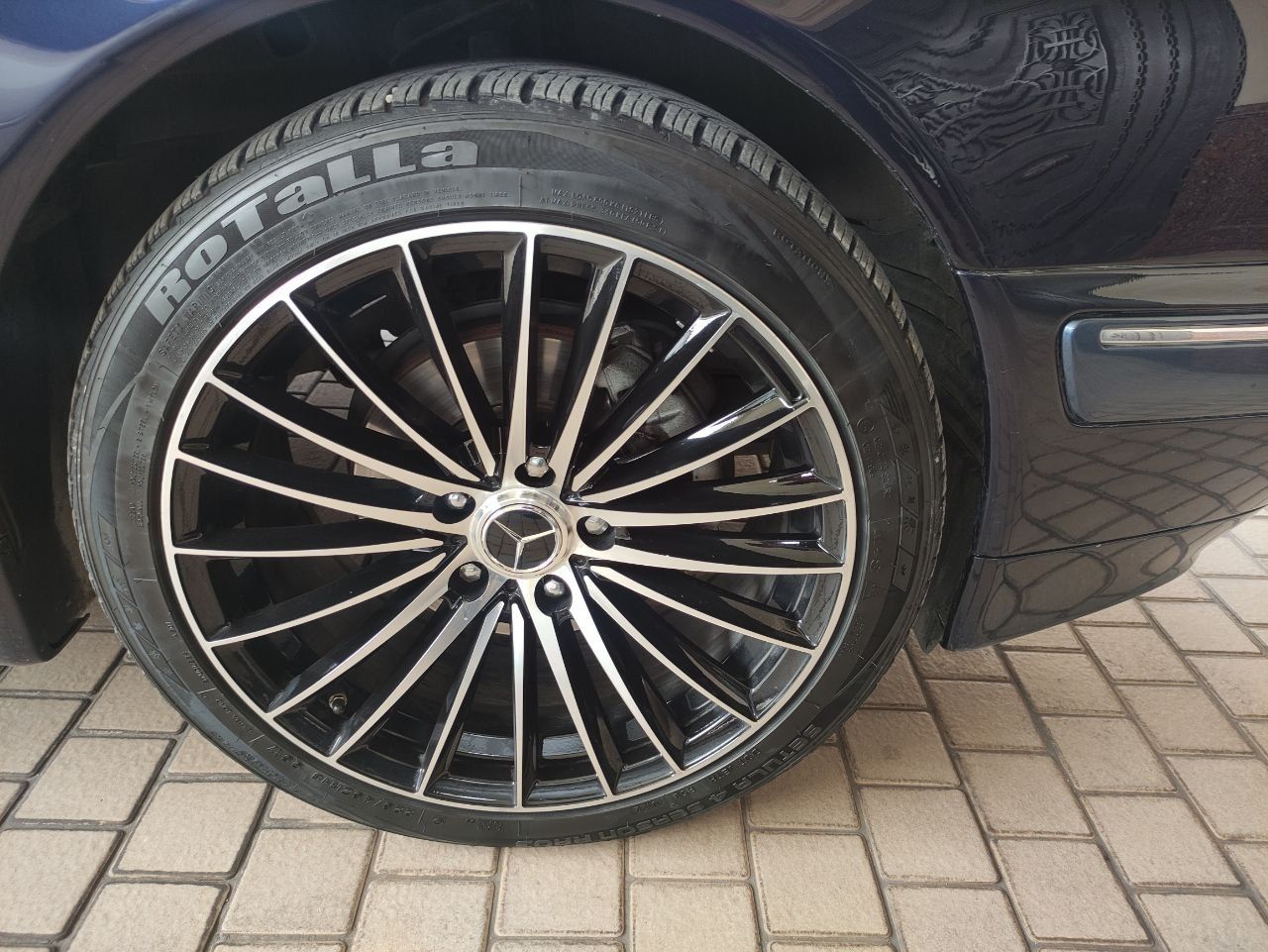 Mercedes - Мерседес диски и шины R18 продается в идеальном состоянии