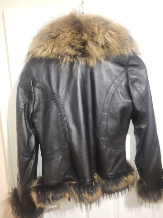 Палта от естествена кожа и яка от лисица