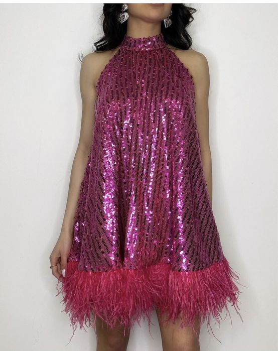 Официална рокля с пайети и пера