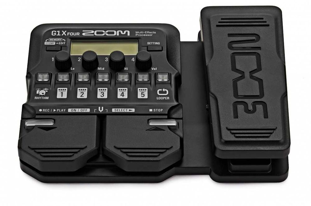 OCAZIE - Zoom G1X FOUR Multi-efecte cu pedală de expresie