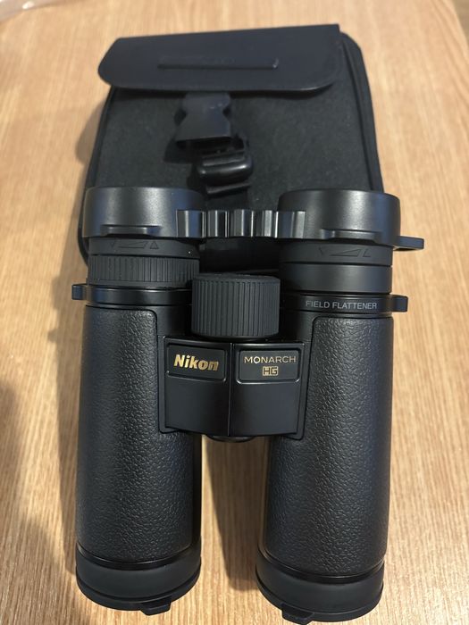 Binoclu Nikon Monarch HG 10x42