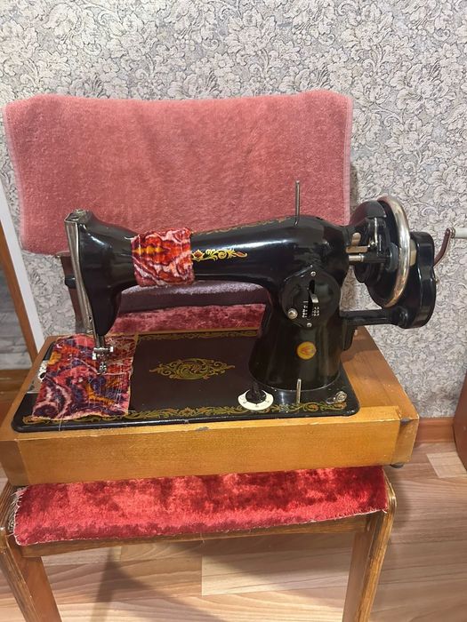 Продается швейная машинка