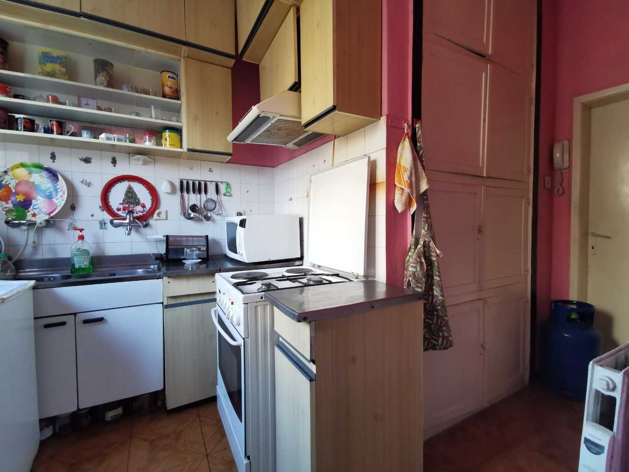 Продава се Тристаен апартамент в Русе, Алеи Възраждане - 85 кв.м за 1636 €/кв.м - Снимка #4