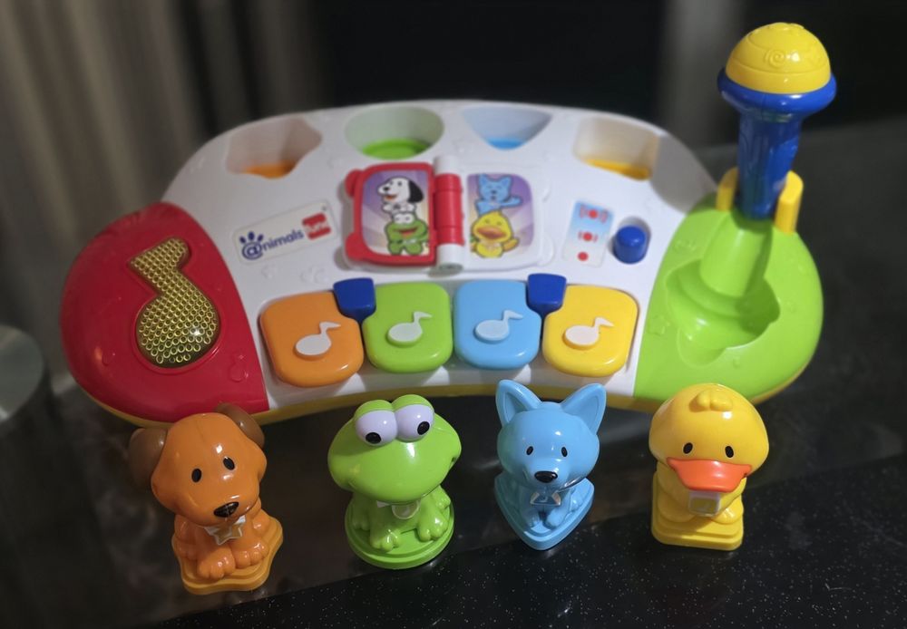 Детска музикална играчка , детско музикално пиано с фигури животни,