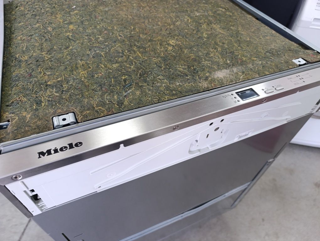 Съдомиялна Miele XXL за вграждане