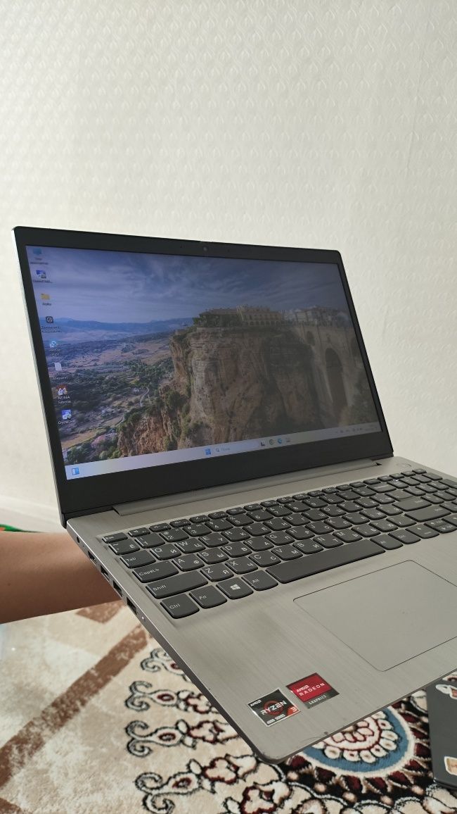 Lenovo Ryzen 3 4300u подойдёт также и для игр