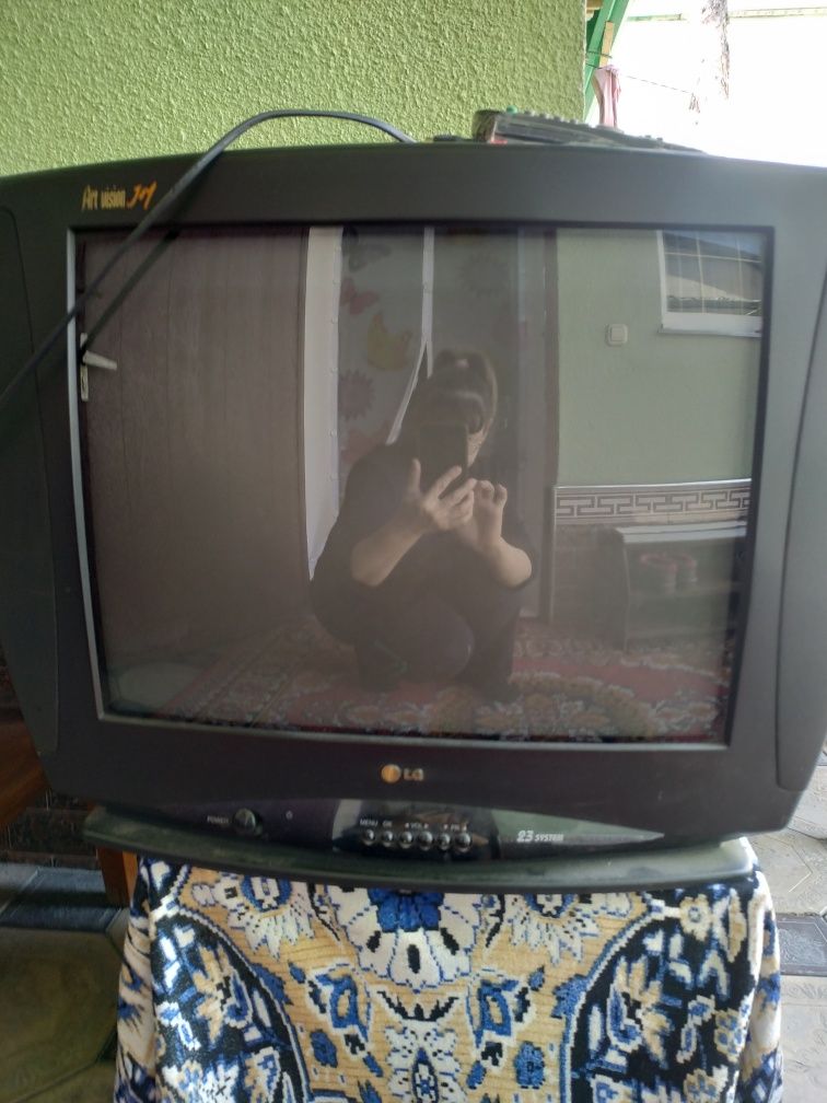 Телевизор LG  б/у