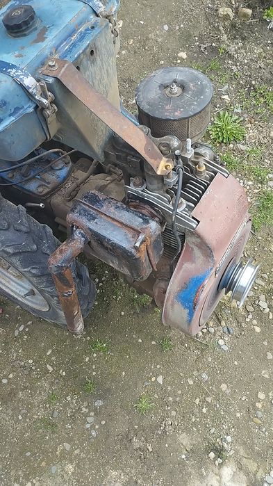 Vind motocultor 14cp funcțional benzina se vinde și dezmembrat