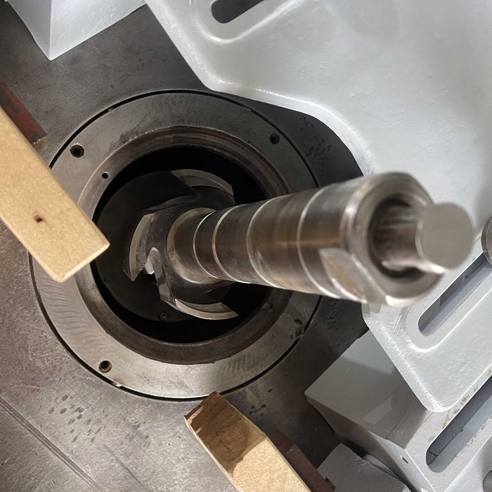 Masina de frezat cu masa mobila Schneider - reconditionat