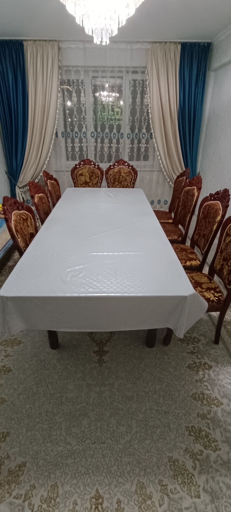 Продаются стол и стулья
