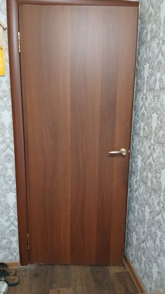 Продаётся дверь деревянный