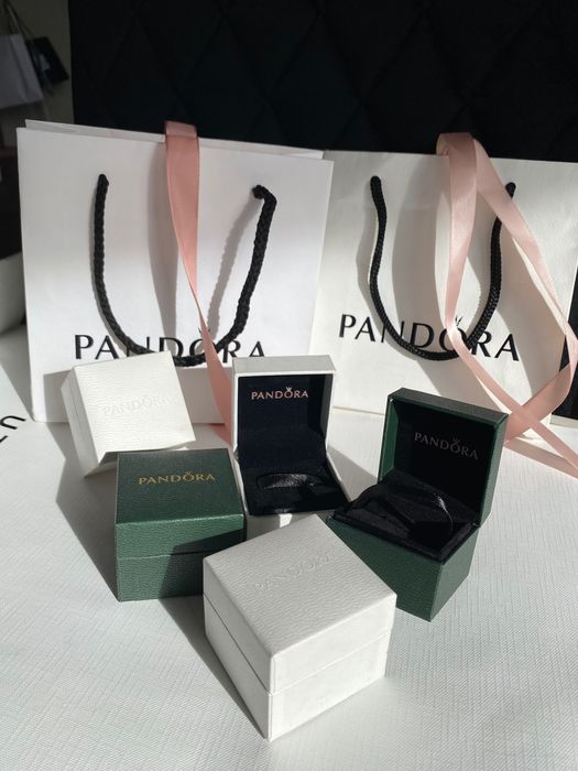 Коробка оригинал белая/зеленая от Pandora