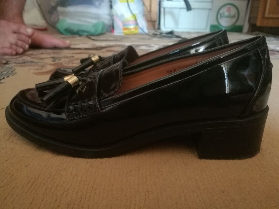 Vand pantofi lac H&M