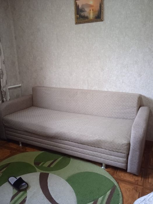 Продам диван-книжку, б/у. Отличное состояние.  Самовывоз