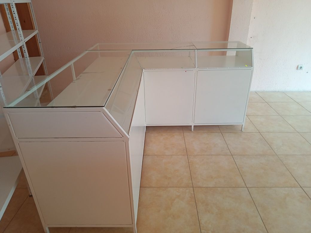 Магазинно оборудване