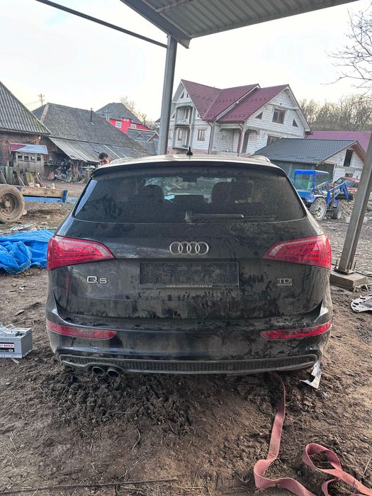 Vand întreg sau dezmebrez q5 2011