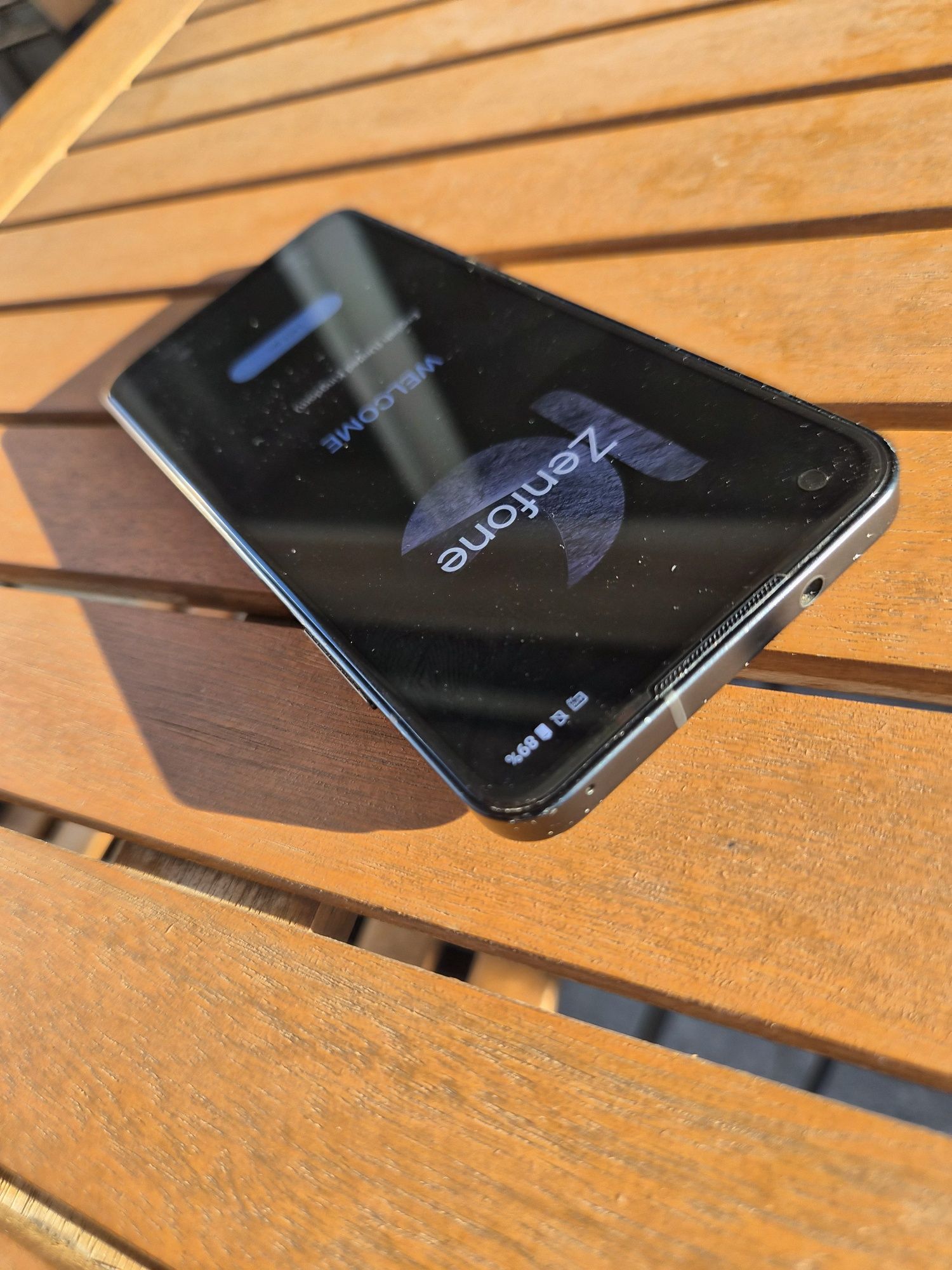 Смартфон Asus Zenfone 10