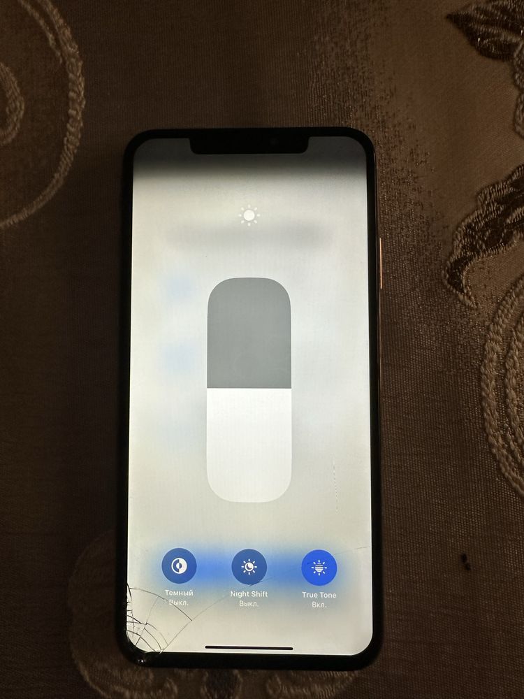 Iphone xs max gold