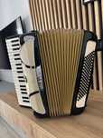 Acordeon Hohner Lucia 4p cu 96 de basi