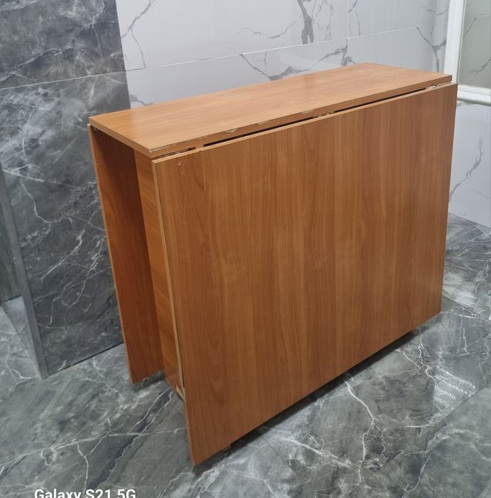 Продам стол- книжка в отличном состоянии