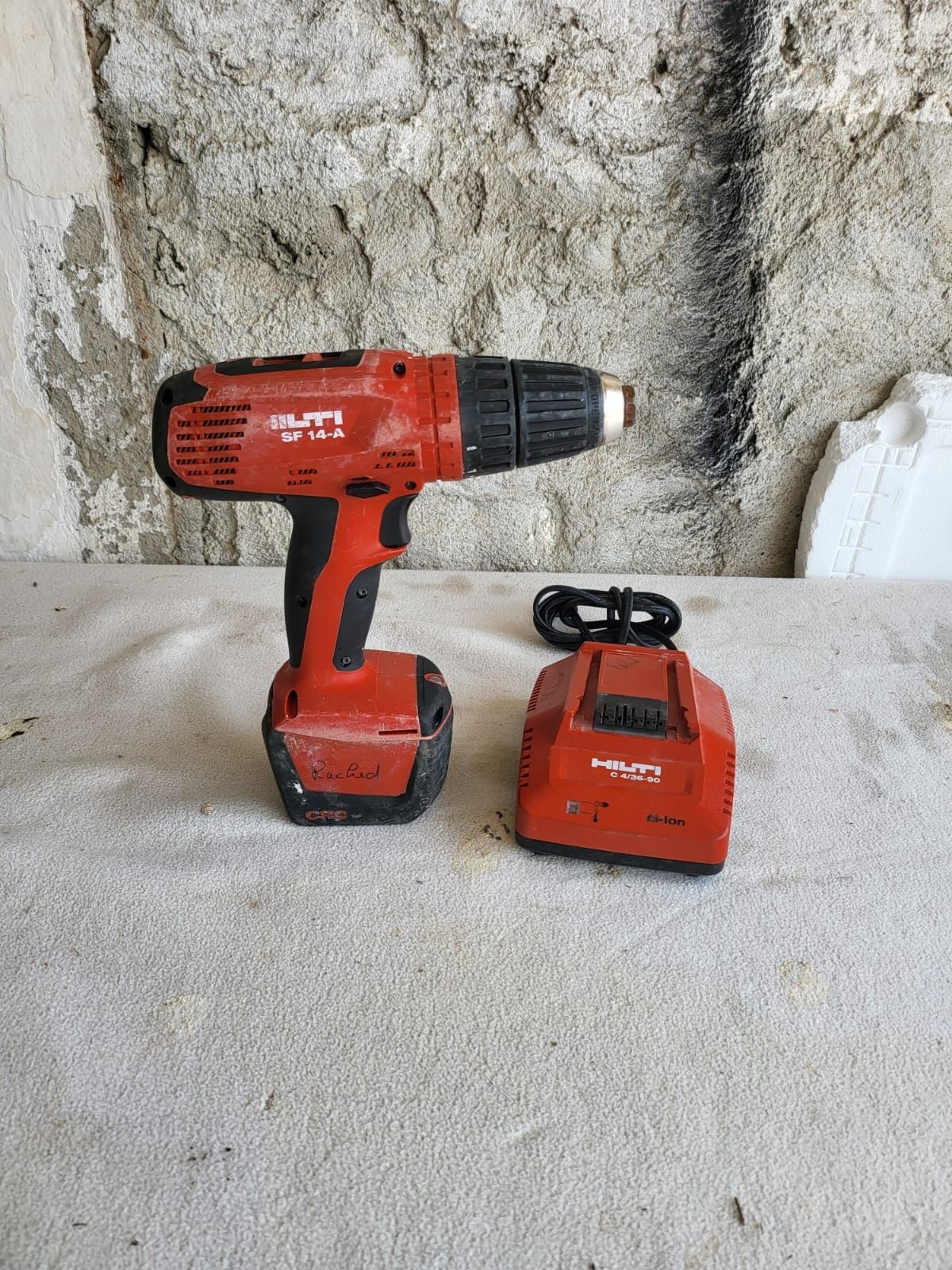 Mașina de găurit și înșurubat Hilti  SF 14-A
