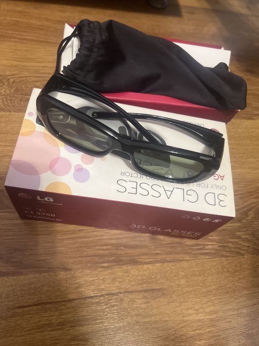 Vand 2 perechi de ochelari 3D LG AG-S250