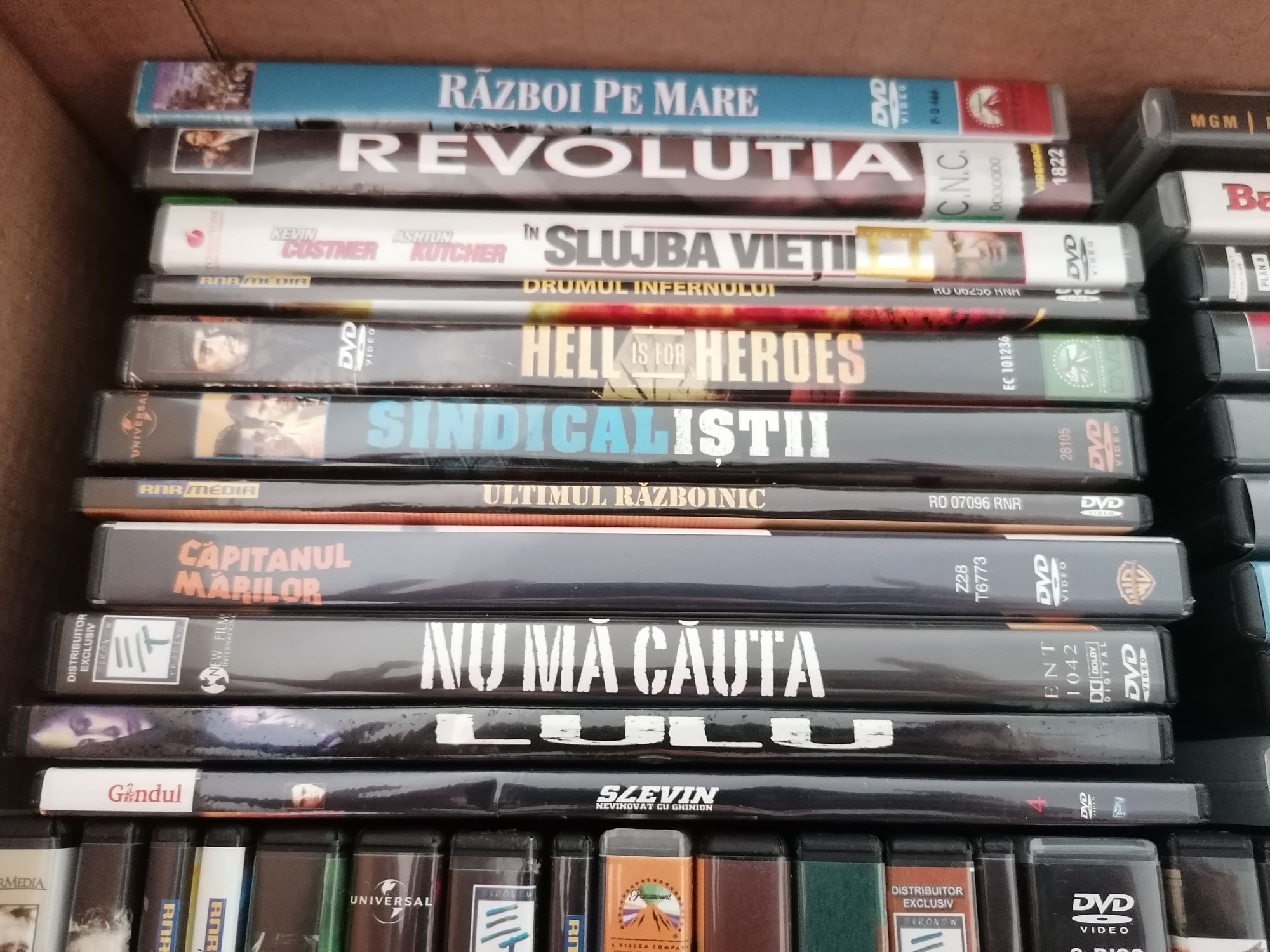 Set 57 dvd-uri (7 sigilate și 50 utilizate)