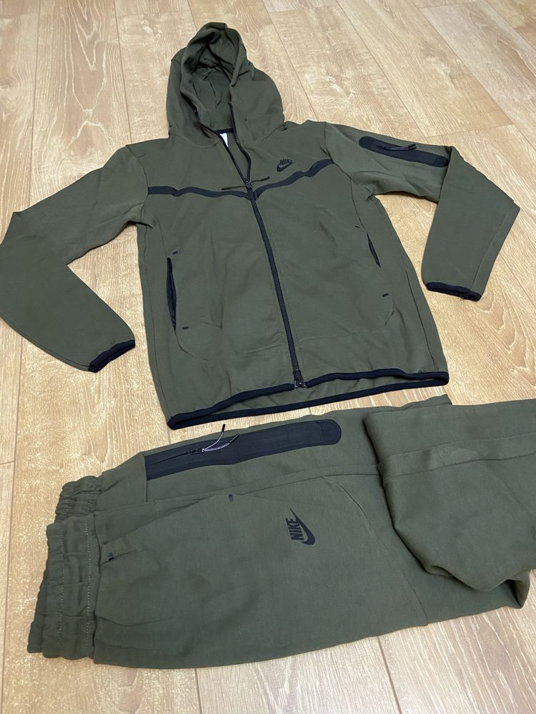 Trening Tech Fleece Nike marimea S,M,L,Xl,XXL