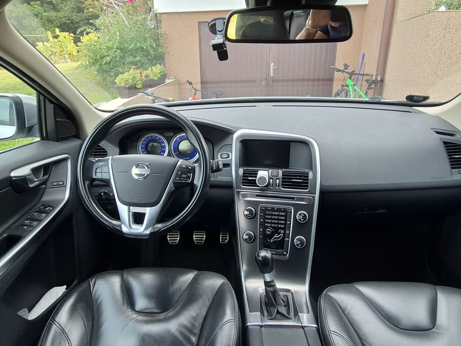 Volvo XC 60 R-Design 2.0 Drive 2011