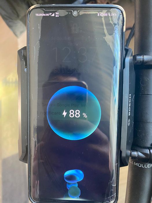 Bicicleta electrica cablu incarcare telefon display kiox intuvia nyon