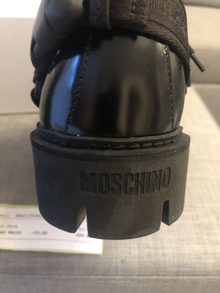 Moschino боти