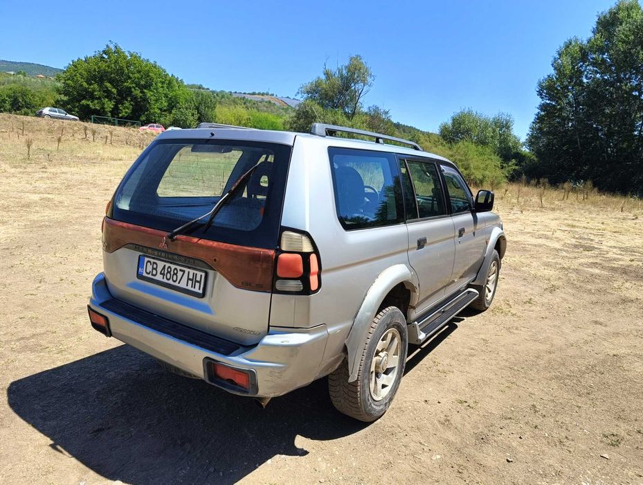 Джип Mitsubishi pajero sport