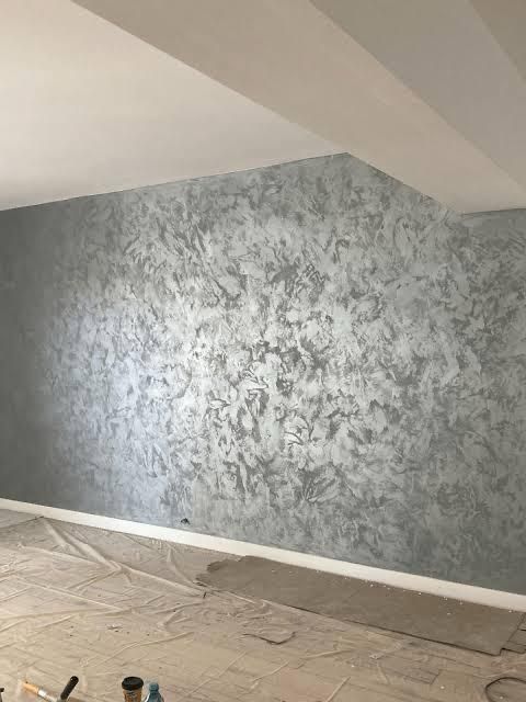 Aplic / decorez cu vopsea tip stucco decorativa