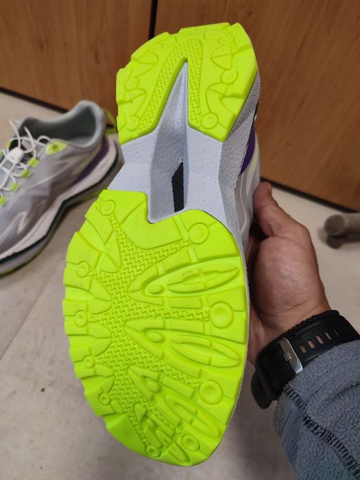 Продавам маратонки #43