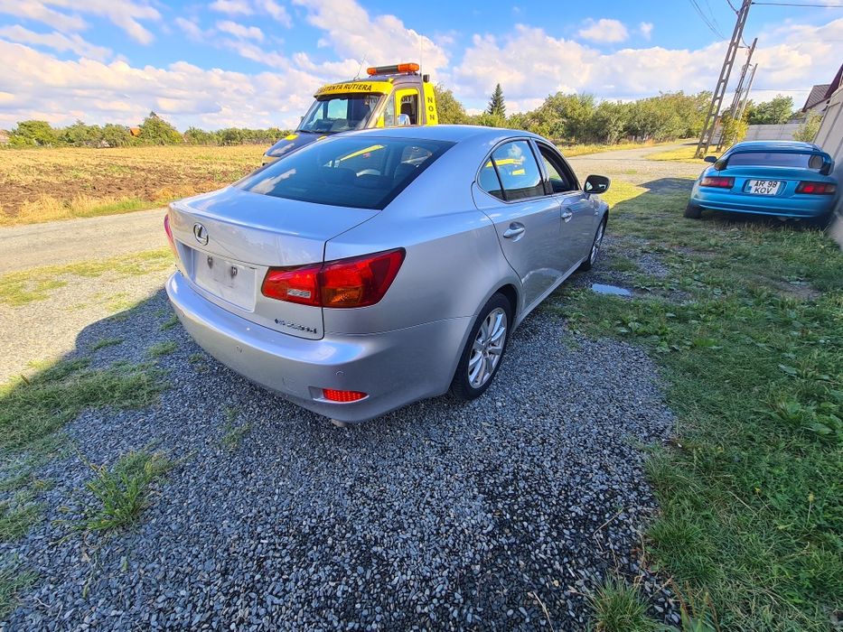 Dezmembrez Lexus is220 din 2010 2.2 diesel 177 cp