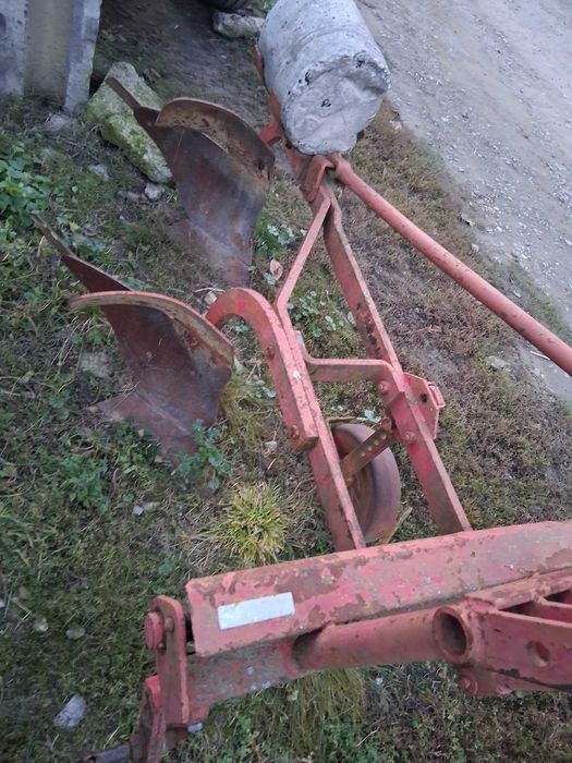 De vanzare plug 2 trupite