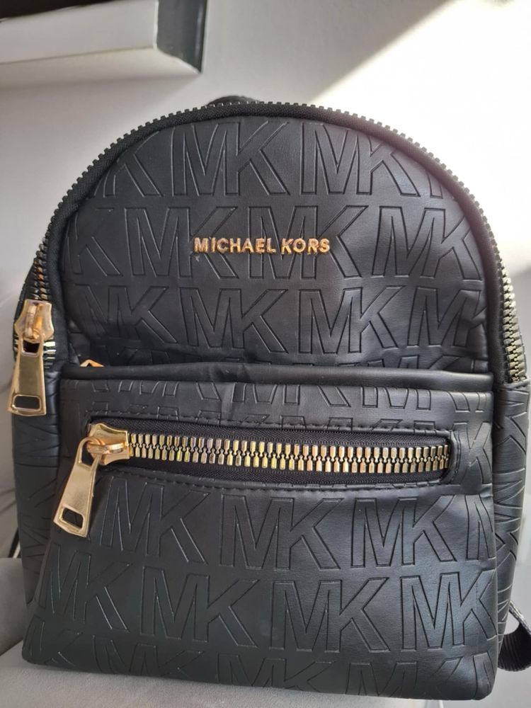Продавам раница на Michael Kors