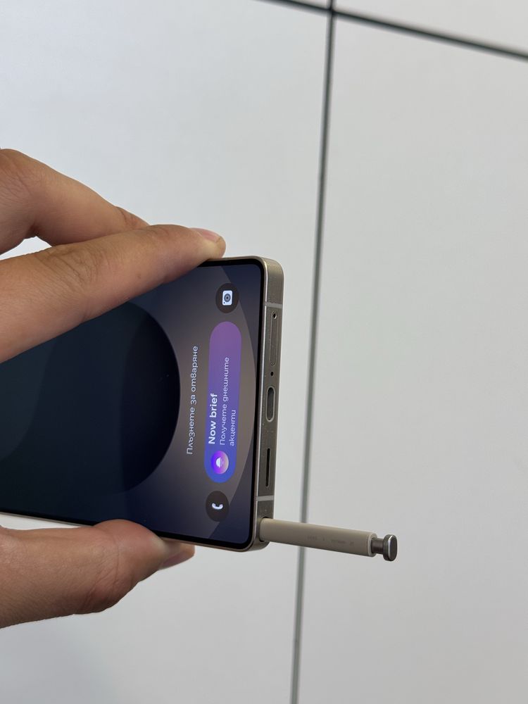 Продавам отличен Samsung S25 ULTRA
