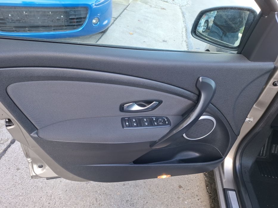 Рено Меган бензин 150к.с