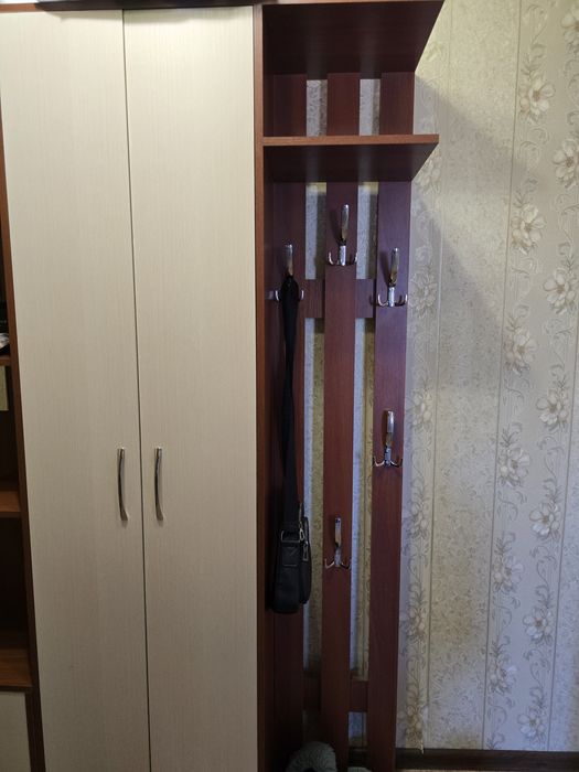 Продам вместительный шкаф в прихожую