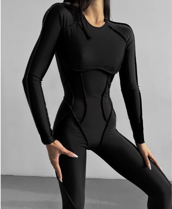 Дълъг гащеризон от бифлекс с шевове отпред