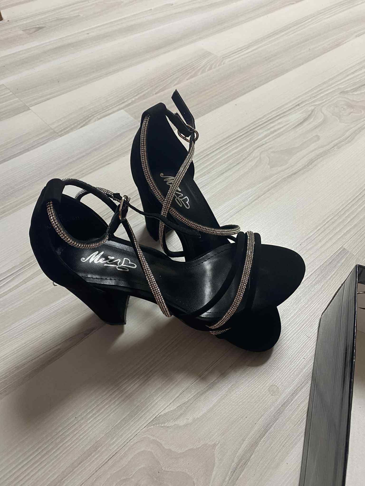 Sandale cu Toc marimea 36